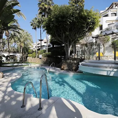 Golden With Jacuzzi Appartement