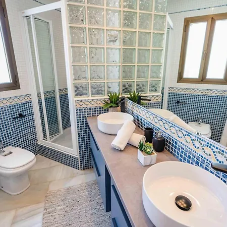 Golden With Jacuzzi Appartement